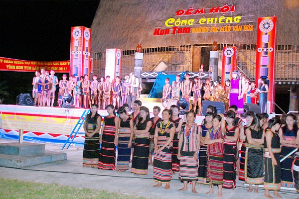 Công tác bảo tồn và phát huy bản sắc văn hóa các dân tộc thiểu số trên địa bàn tỉnh Kon Tum