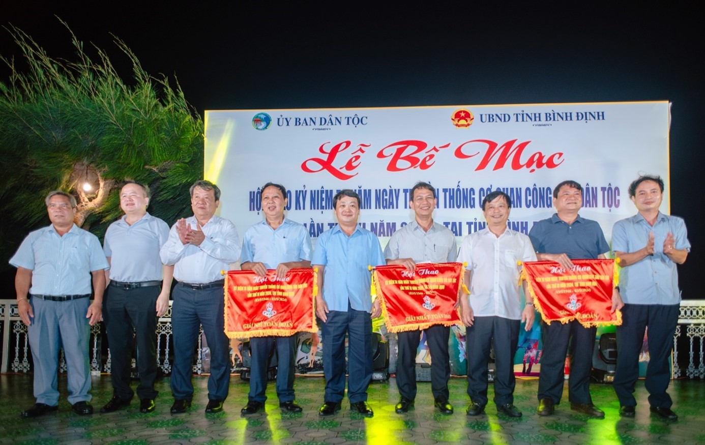 Sôi nổi tham gia các hoạt động chào mừng kỷ niệm 78 năm Ngày truyền thống Cơ quan công tác Dân tộc (03/5/1946 - 03/5/2024) tại tỉnh Bình Định