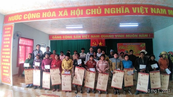 Đoàn công tác của Vụ Địa phương II, Ủy ban Dân tộc thăm, tặng quà Tết tại tỉnh Kon Tum